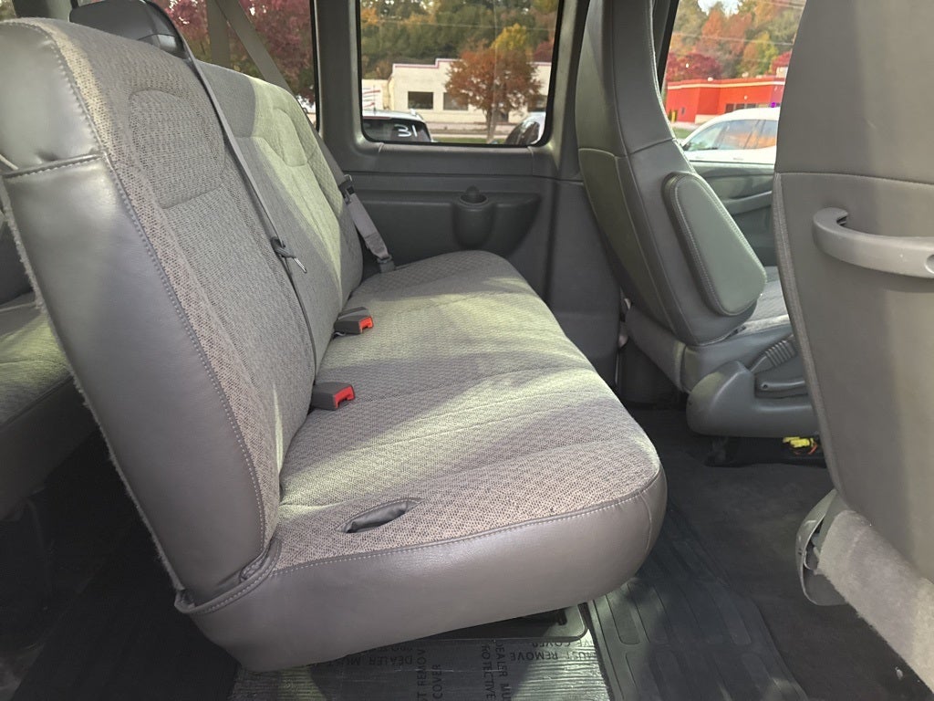 2024 Chevrolet Express 3500 LT 15 Passenger