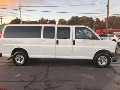 2024 Chevrolet Express 3500 LT 15 Passenger