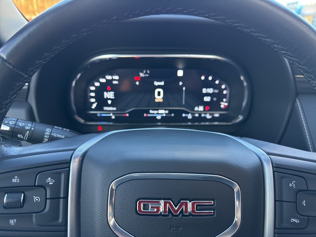 2023 GMC Yukon SLT