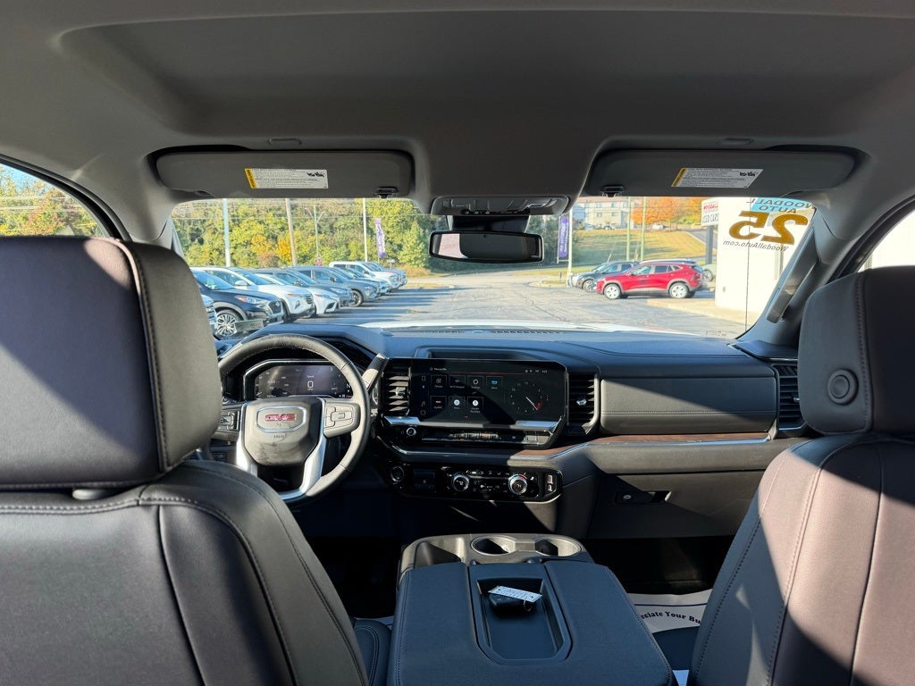 2025 GMC Sierra 1500 SLT