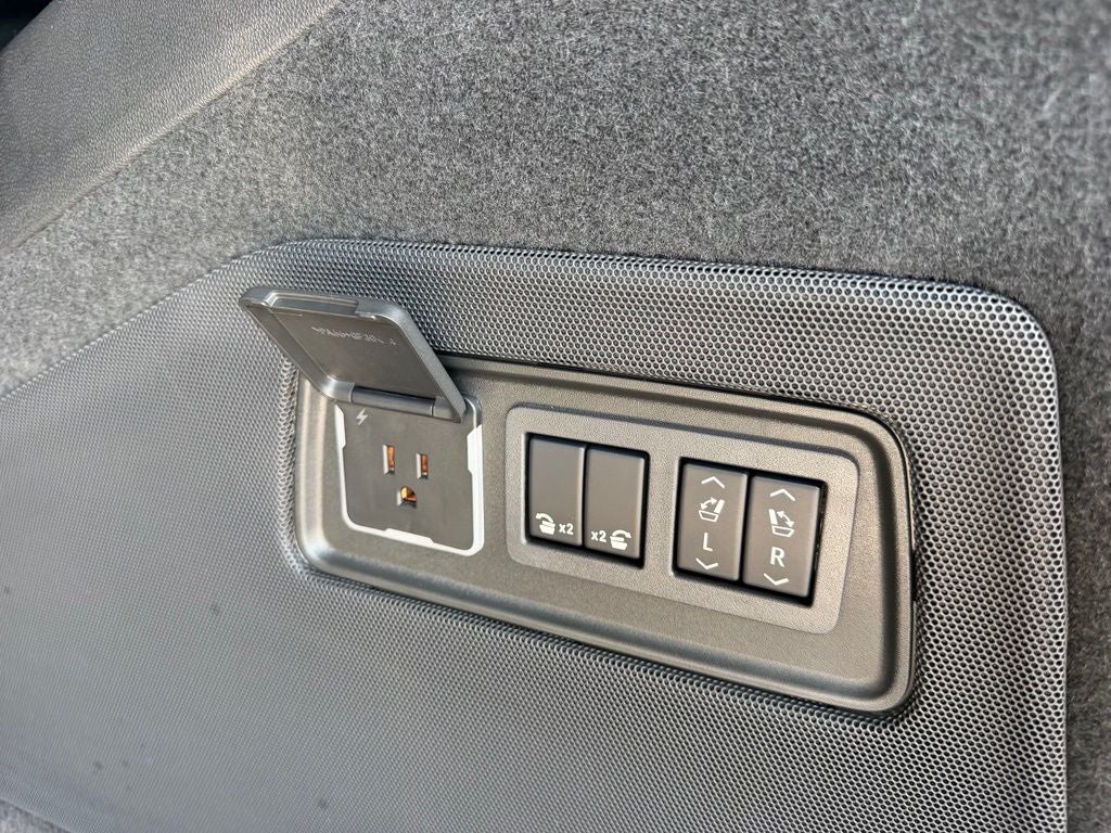 2025 Cadillac Escalade Premium Luxury