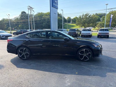 2023 Nissan Altima 2.5 SR