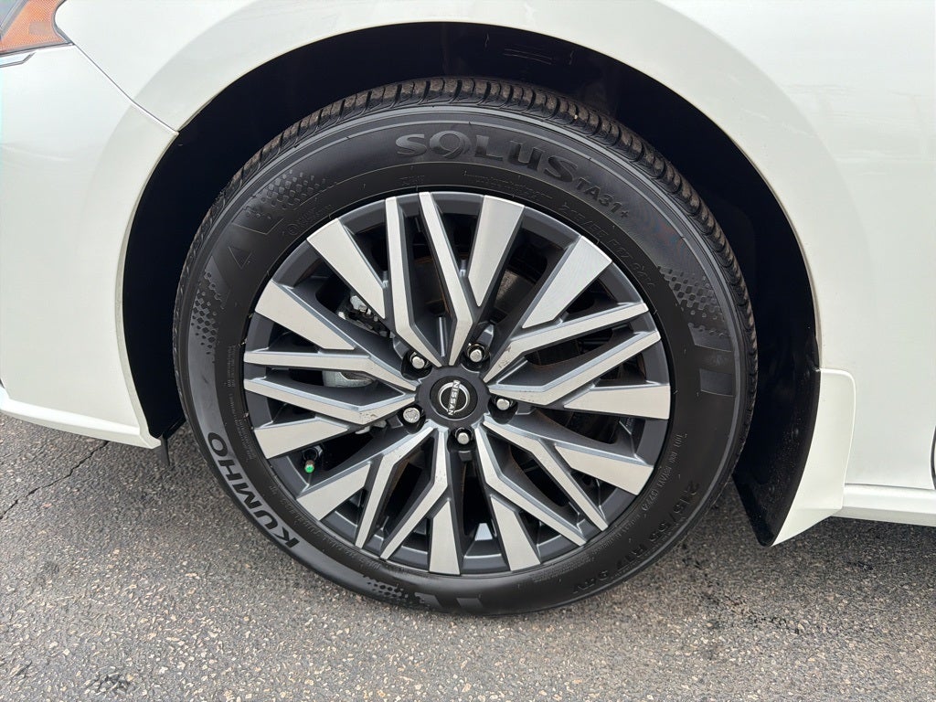 2025 Nissan Altima 2.5 SV SV PREMIUM PACKAGE