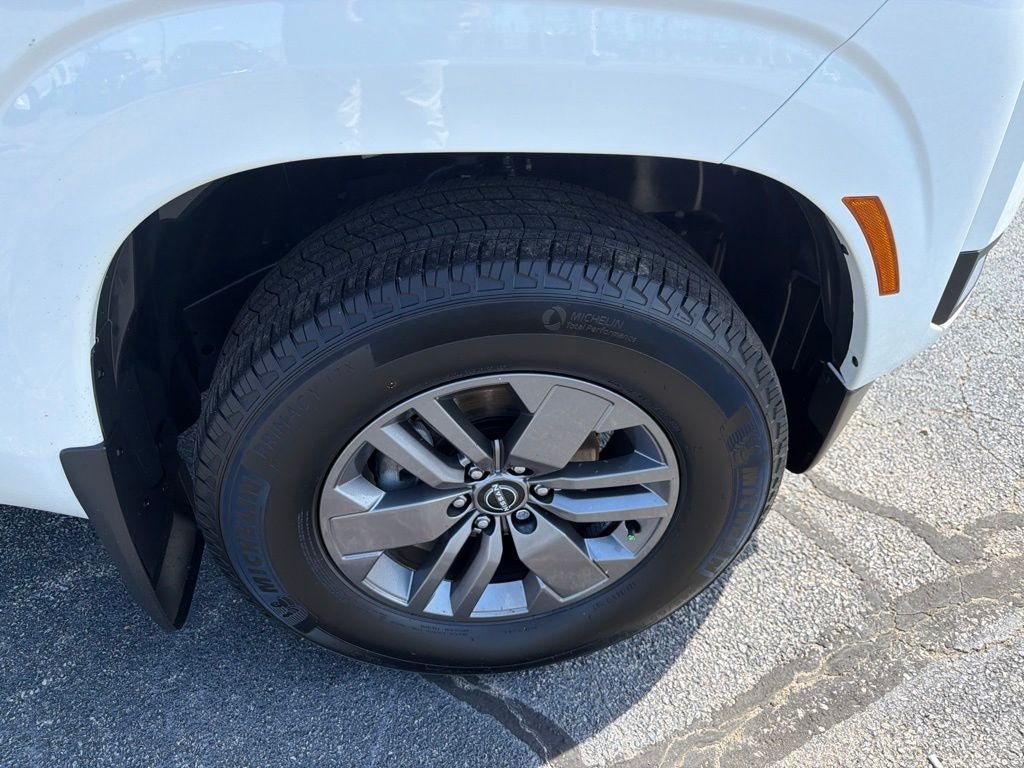 2025 Nissan Frontier SV