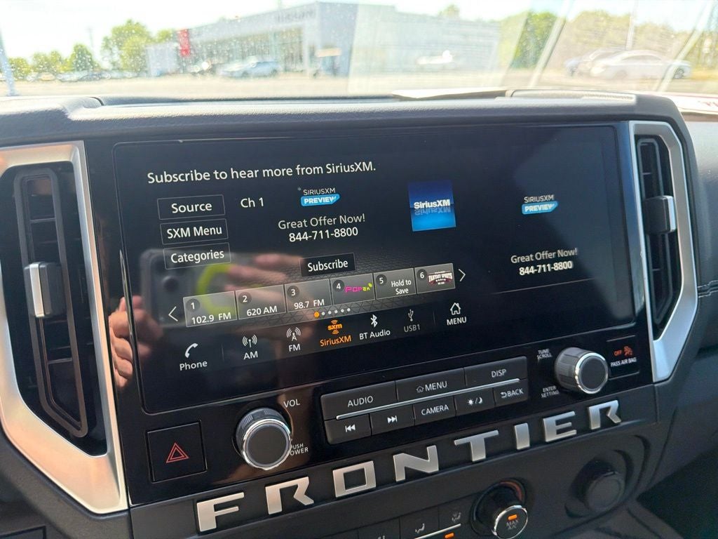2025 Nissan Frontier SV