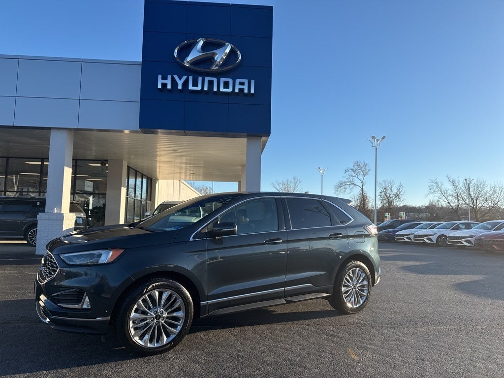 2022 Ford Edge Titanium