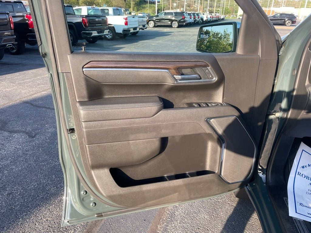 2025 Chevrolet Silverado 1500 LT LT1