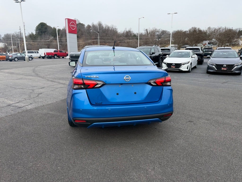 2022 Nissan Versa 1.6 S