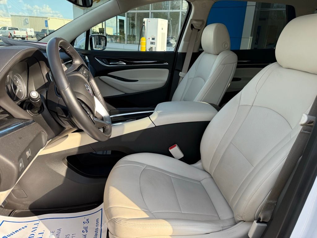 2023 Buick Enclave Essence