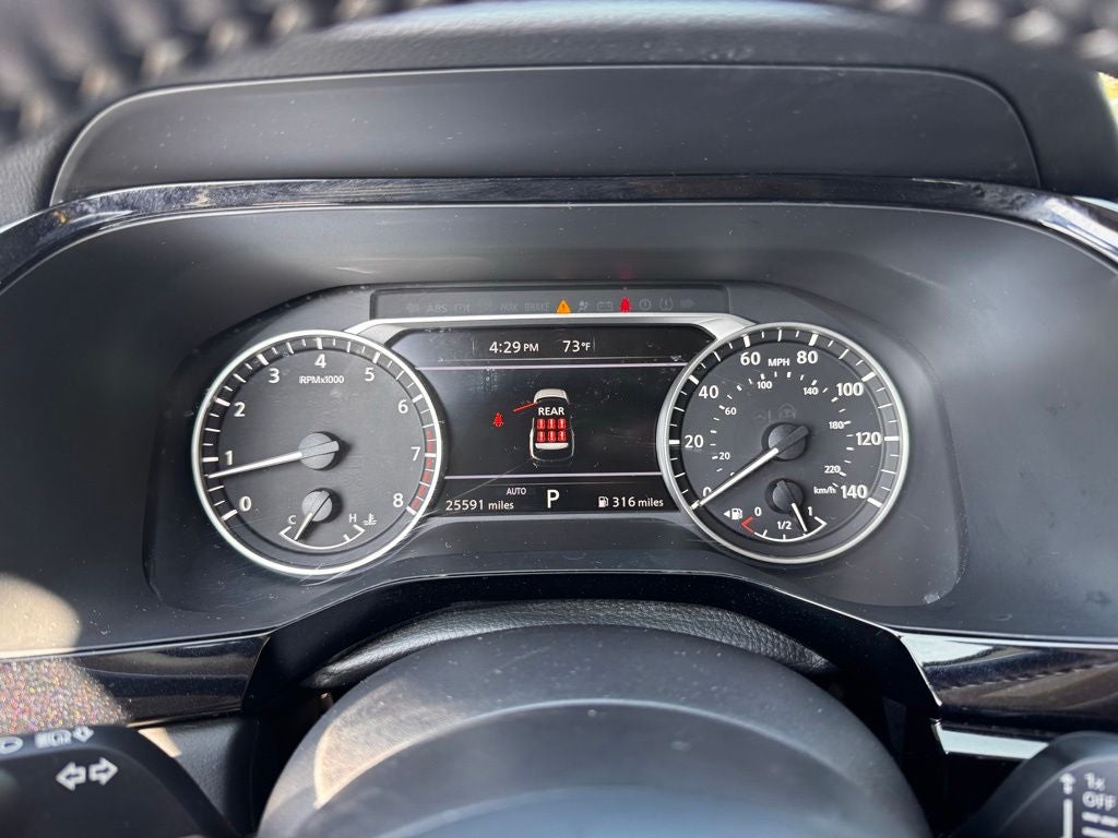 2025 Nissan Pathfinder SV