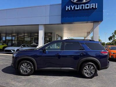 2025 Nissan Pathfinder SV
