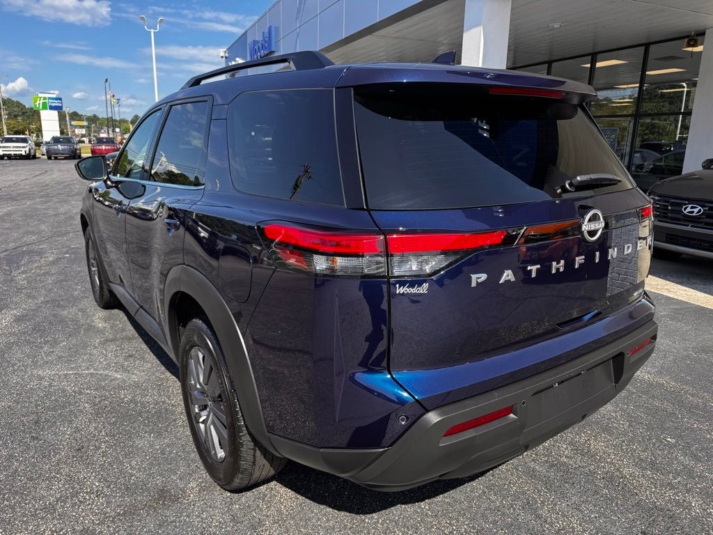 2025 Nissan Pathfinder SV