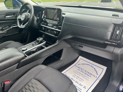 2022 Nissan Pathfinder SV