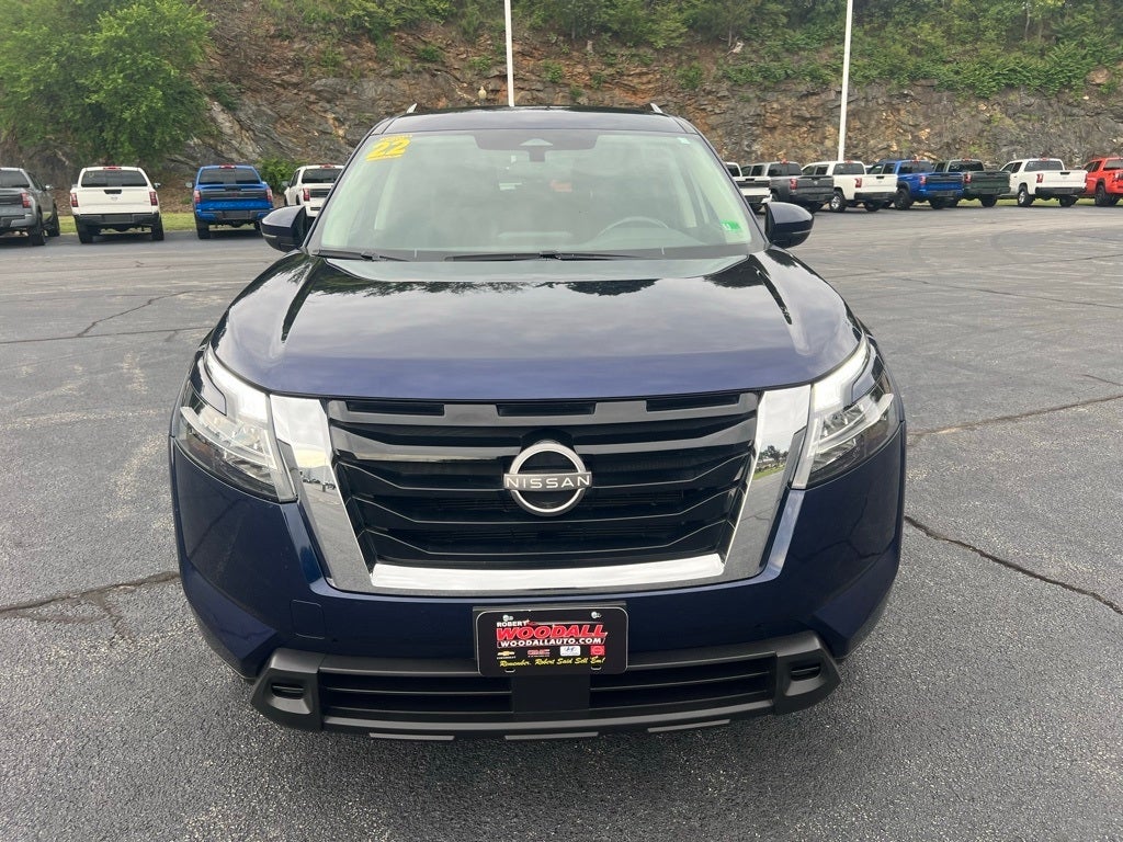 2022 Nissan Pathfinder SV
