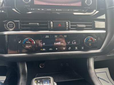 2022 Nissan Pathfinder SV