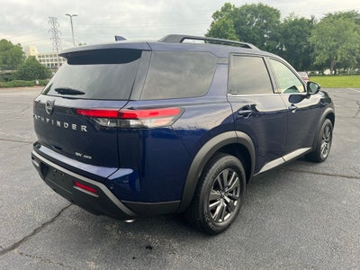 2022 Nissan Pathfinder SV