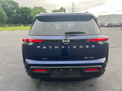 2022 Nissan Pathfinder SV