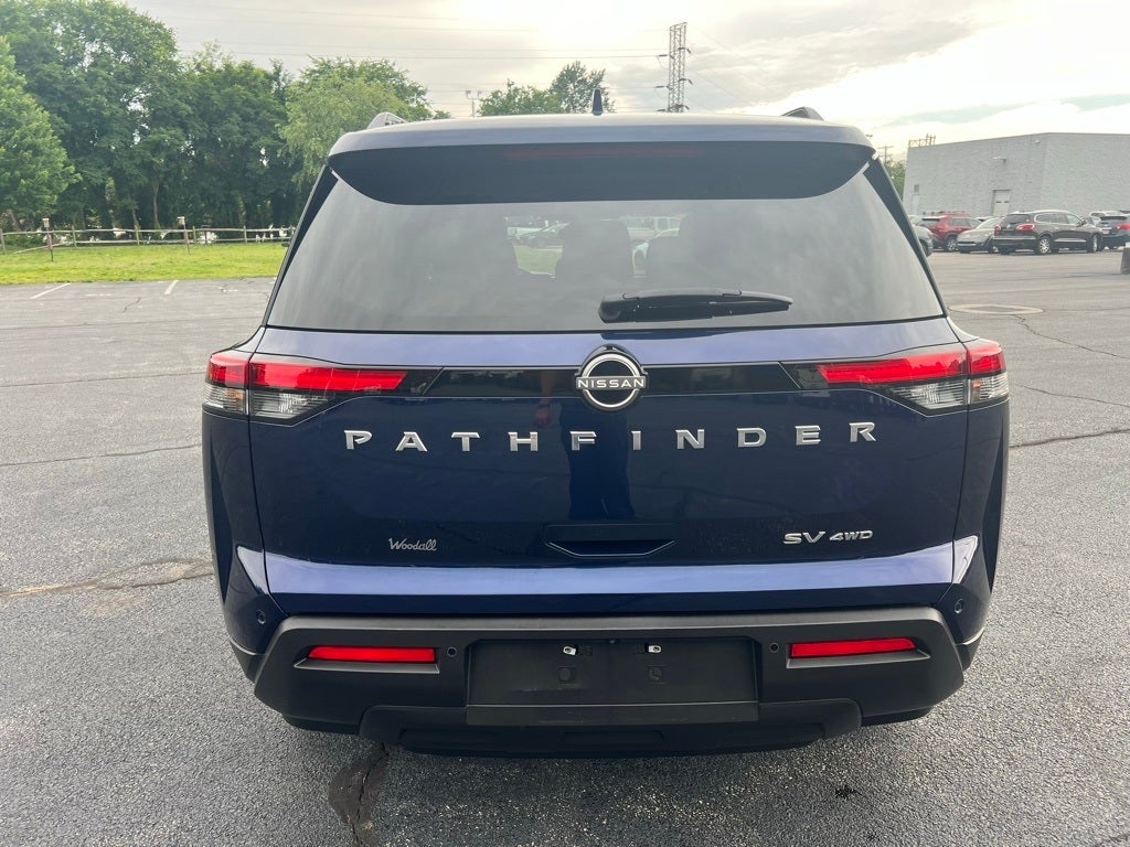 2022 Nissan Pathfinder SV