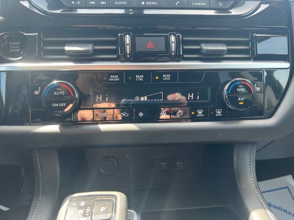 2025 Nissan Pathfinder SV