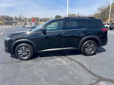 2025 Nissan Pathfinder SV