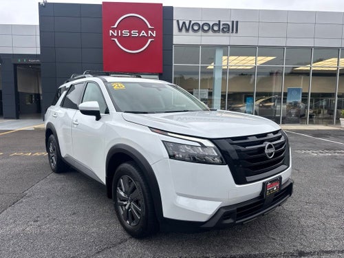 2025 Nissan Pathfinder SV