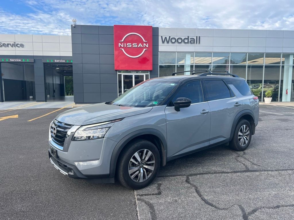 2022 Nissan Pathfinder SL