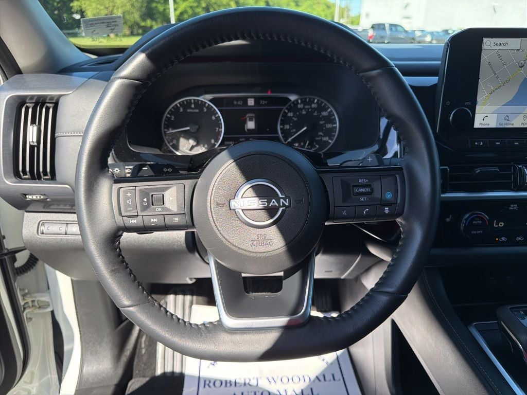 2024 Nissan Pathfinder SL