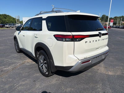 2024 Nissan Pathfinder SL