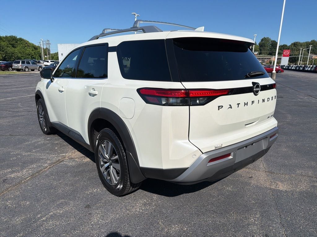 2024 Nissan Pathfinder SL