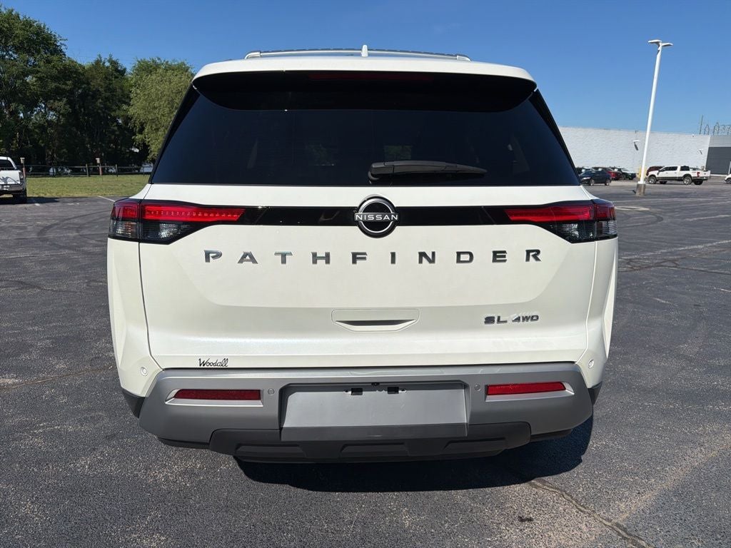 2024 Nissan Pathfinder SL