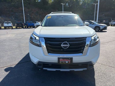 2024 Nissan Pathfinder SL