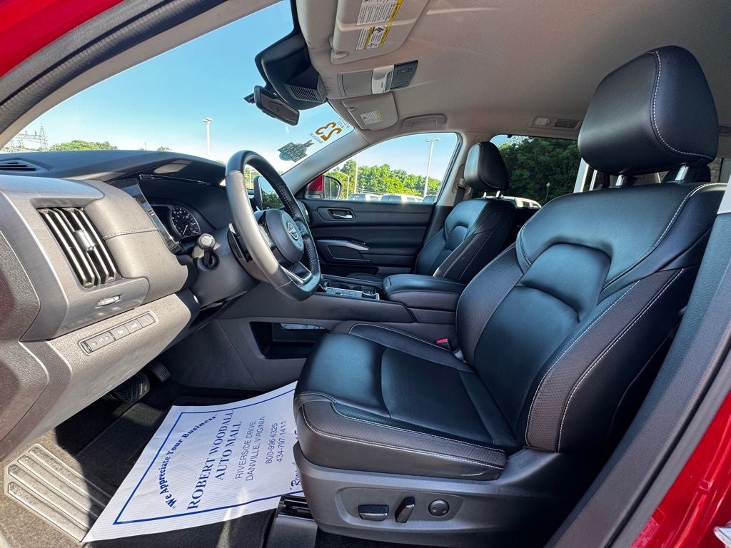 2023 Nissan Pathfinder SL