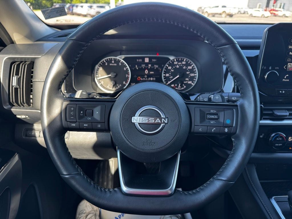 2023 Nissan Pathfinder SL