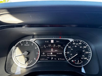 2023 Nissan Pathfinder SL