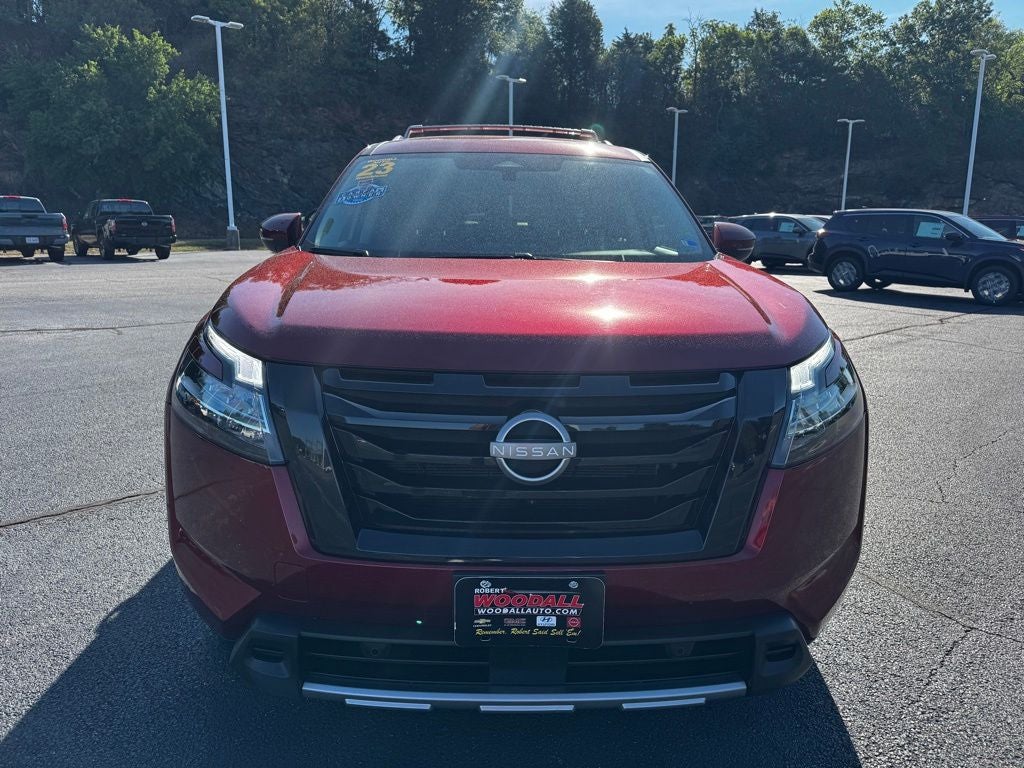 2023 Nissan Pathfinder SL