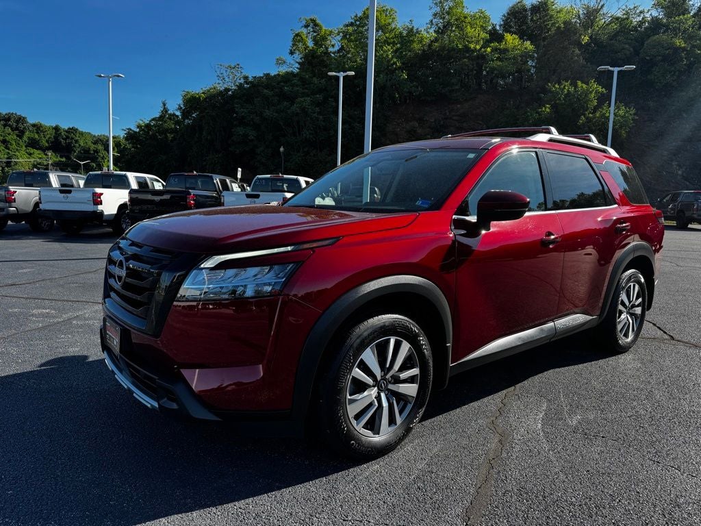 2023 Nissan Pathfinder SL