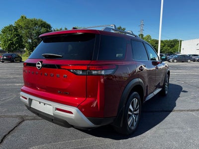 2023 Nissan Pathfinder SL