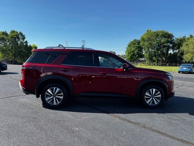 2023 Nissan Pathfinder SL