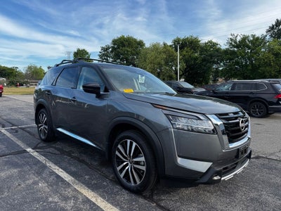2024 Nissan Pathfinder Platinum