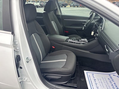 2022 Hyundai SONATA SE