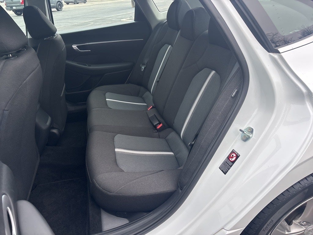 2022 Hyundai SONATA SE