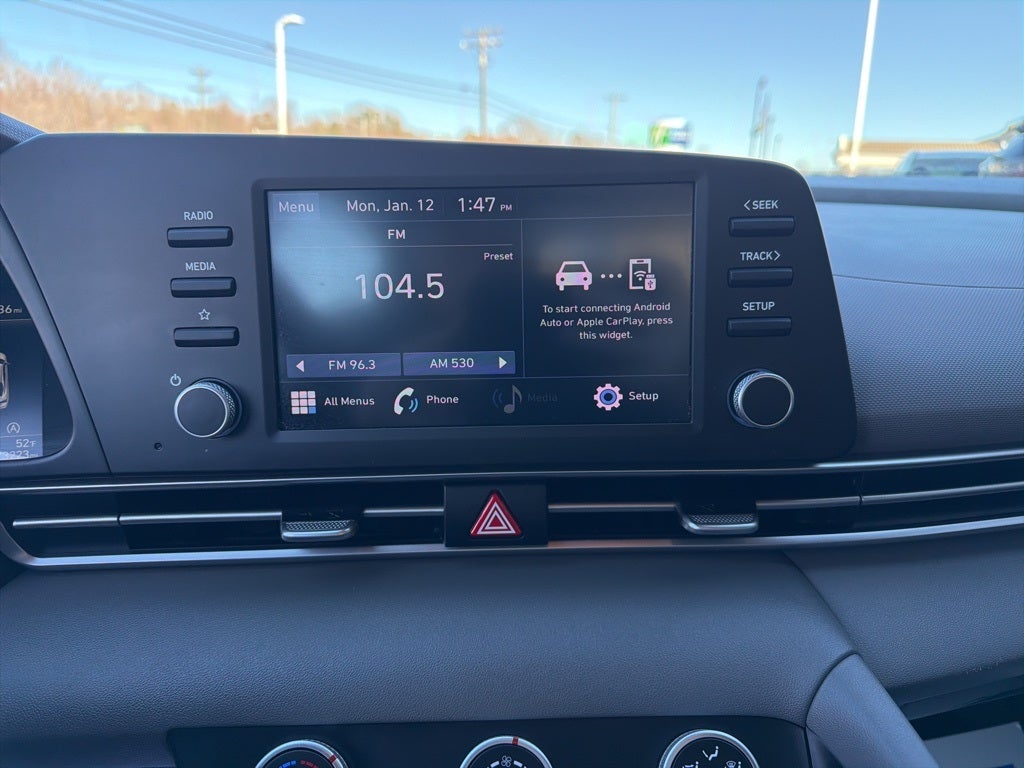 2023 Hyundai ELANTRA SE