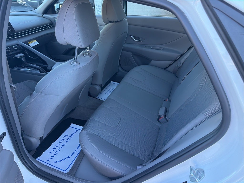 2023 Hyundai ELANTRA SE