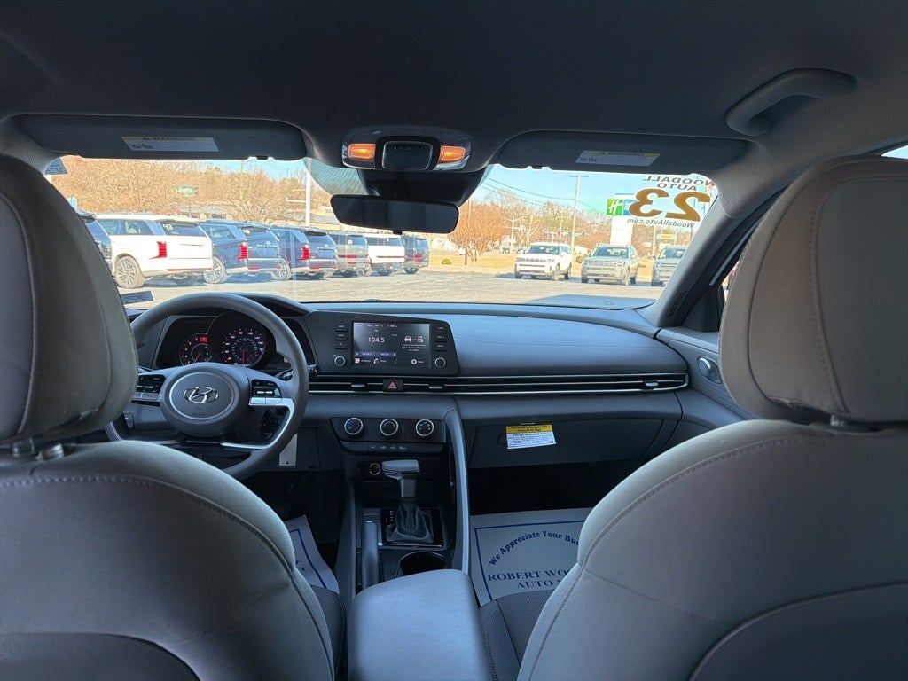 2023 Hyundai ELANTRA SE