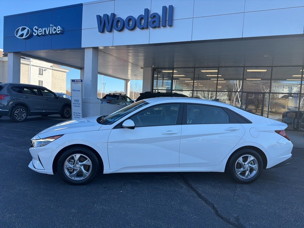 2023 Hyundai ELANTRA SE