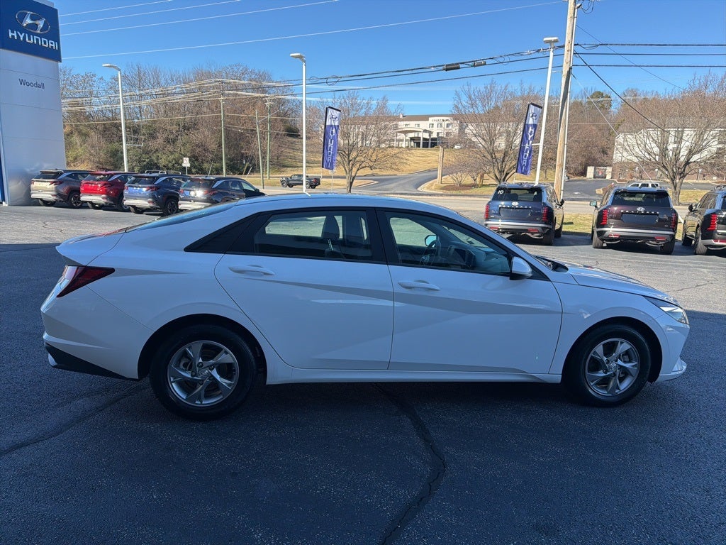 2023 Hyundai ELANTRA SE