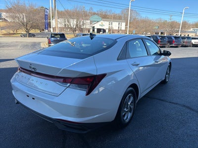 2023 Hyundai ELANTRA SE
