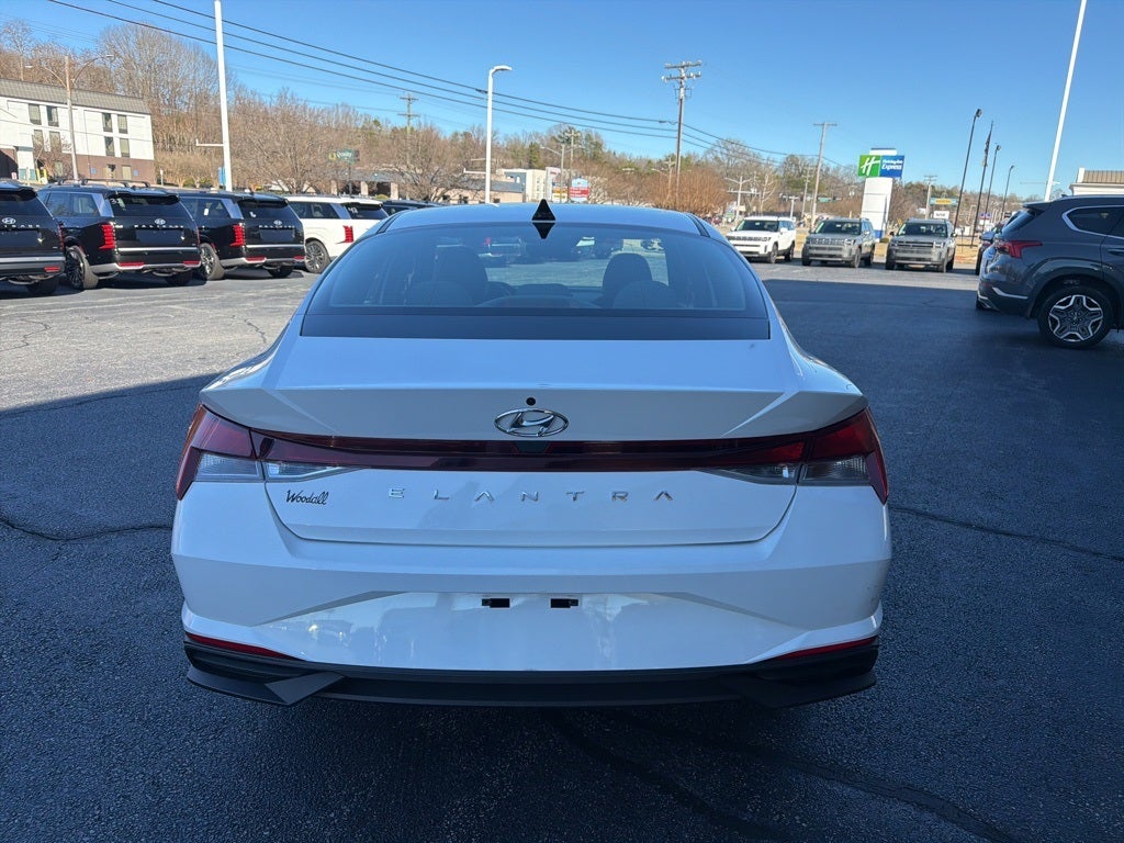 2023 Hyundai ELANTRA SE