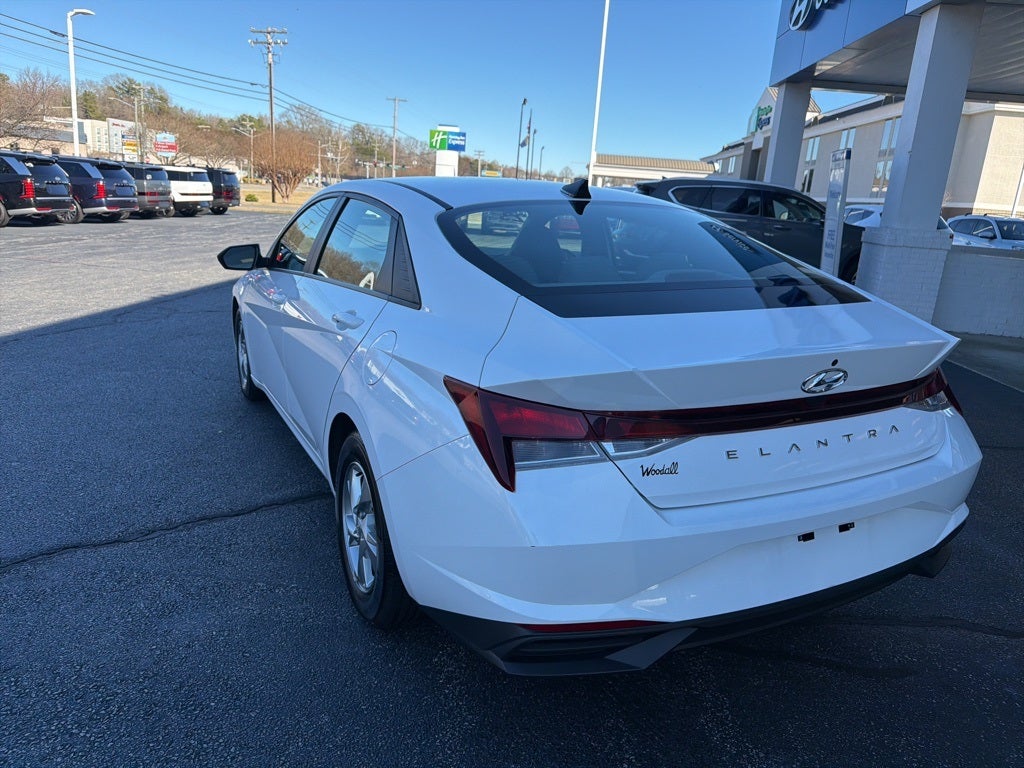 2023 Hyundai ELANTRA SE