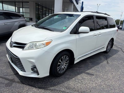 2018 Toyota Sienna XLE 8 Passenger